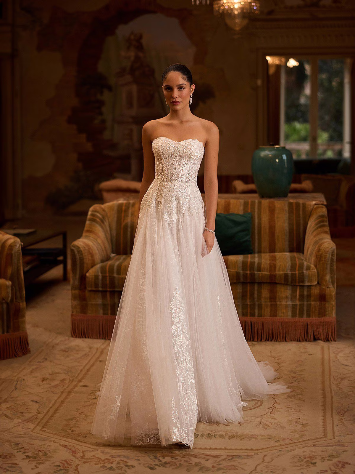 Style J6972 Main view