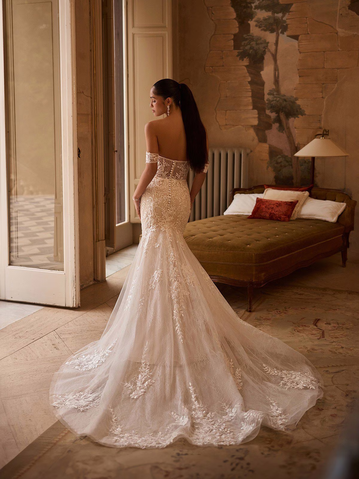 Style J6981 Alternative view