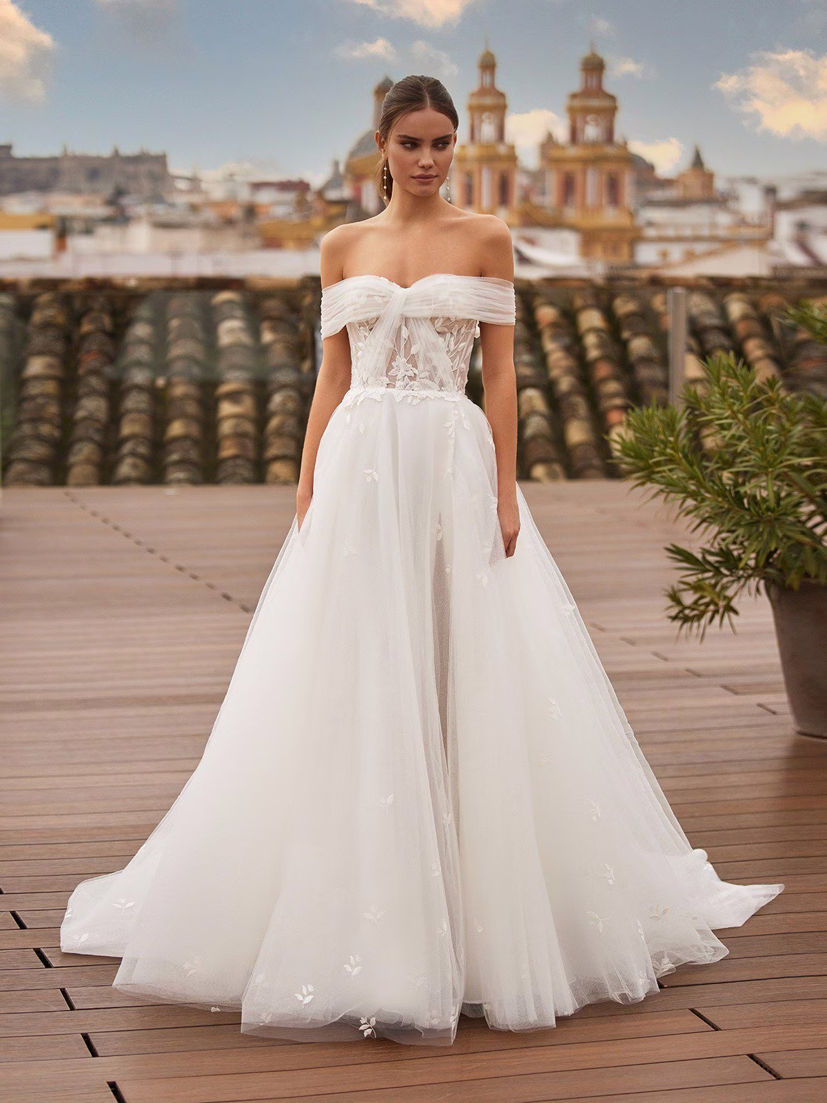 Style T107 Main view